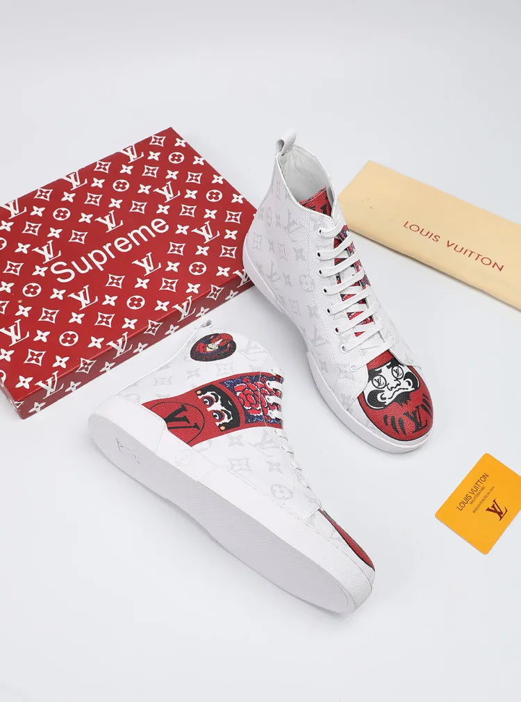 Factory price: 400💰 [LV] Animal series limited edition high-top sports shoes for men, L classic print, new autumn and winter style, original replica, 1:1 Counter quality, the fabric is Italian 🇮🇹 imported cowhide ➕🇮🇹 pure sheepskin lining ➕ original outsole, 🔍🔍 high quality, you can go in and out of the counter at will, welcome to compare, the outsole line will never be unglued, all sellers are welcome to sell in the picture above, can be shipped in one piece, code number: 38-44 (45 codes can be customized)